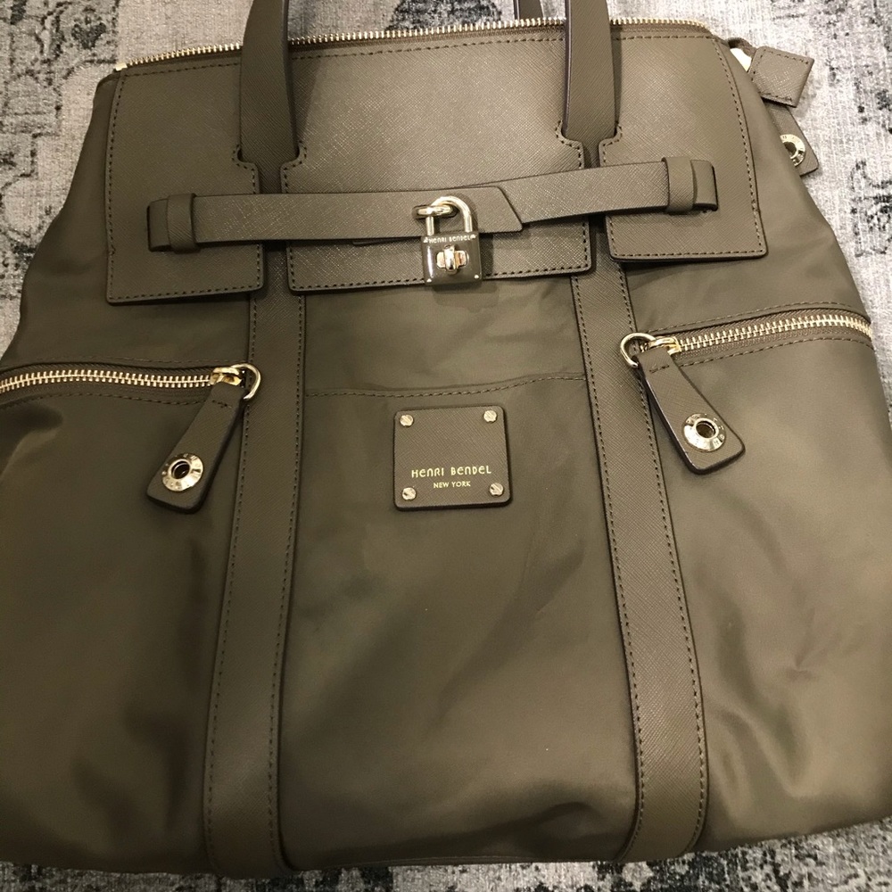 Henri Jetsetter Convertible Purse / Blackpack